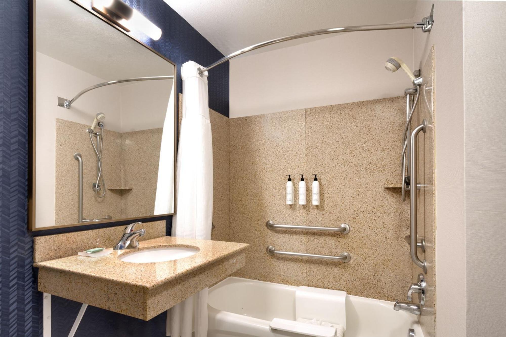 Fairfield Inn & Suites By Marriott יקימה מראה חיצוני תמונה